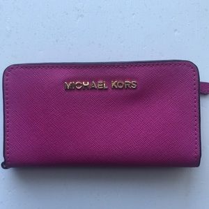 Michael kors small wallet with phone pocket